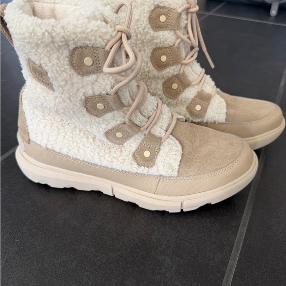Sorel Women's Lace Up Boots in Cream and Tan - Picture 3 of 5